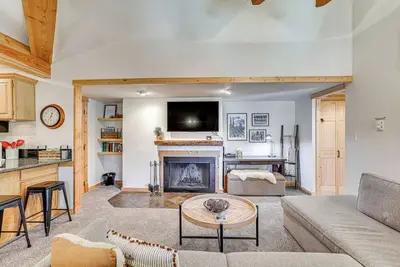 Image de Keystone Condo w / Vues, 1-Mile Shuttle to Slopes!