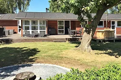 Image de Maison de vacances pour 10 a Juelsminde-By Traum