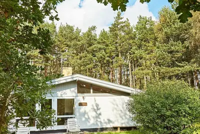 Image de Maison de vacances pour 6 a Aakirkeby-By Traum