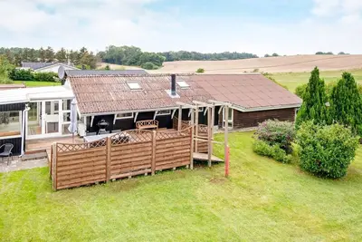 Image de Maison de vacances pour 6 a Rønde-By Traum