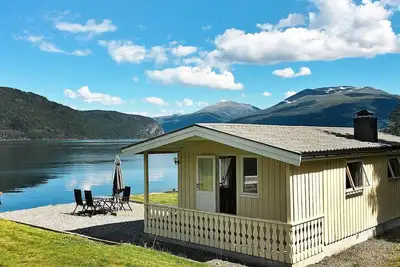 Image de Maison de vacances pour 4 a Utvik-By Traum