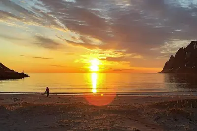 Image de Maison de vacances pour 6 a Senjahopen-By Traum