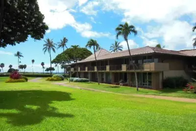 Image de Immeuble le plus proche de la plage! 10 minutes à pied du village de Whaler 1 Bdrm 1 Bath 2nd Fl