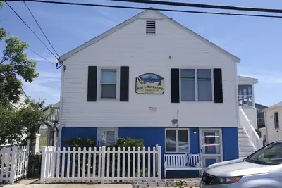 Image de Melo's Beach House Location d'été - Lower Deck Beach House