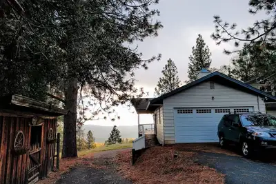 Image de Vue à couper le souffle avec le confort moderne près du ski Kirkwood, des vignobles, Gold Country