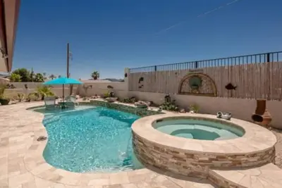 Image de Belle piscine Accueil dans la zone de golf haut de gamme ~ Près de la ville et du lac Havasu