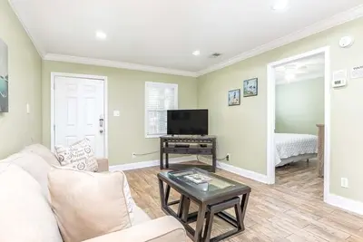 Image de Great Mid Island location, entrée de rez de chaussée, à seulement 200 mètres de la plage, Animaux acceptés