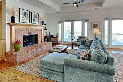 Image de 5 OClock Somewhere: 4 Br / 5 Ba chez Tybee Island, pour 10 personnes