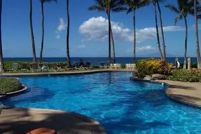Image de Vue imprenable sur la mer et le sommet - Dernier étage - Quatre piscines - Promenade jusqu'à la plage