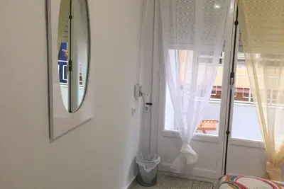 Image de (S1) - Appartement moderne et lumineux avec 3 chambres, dans le centre-ville, à 10-12 minutes à pied de la plage