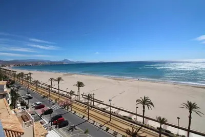 Image de Belle maison à seulement 10 min en voiture de la plage El Campello