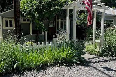 Image de Standish Cottage est Creekside