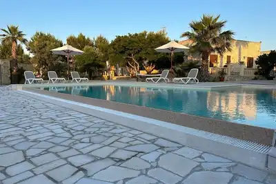 Image de Villa de luxe avec jacuzzi extérieur pour 10/12 personnes.