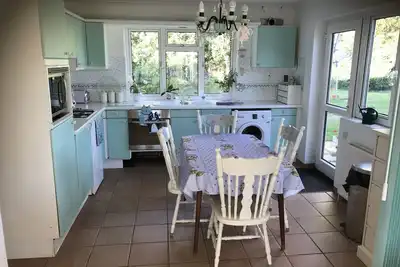 Image de Bungalow spacieux et ouvert avec vue