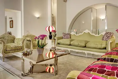 Image de Domus Domitia Maison De Luxe!