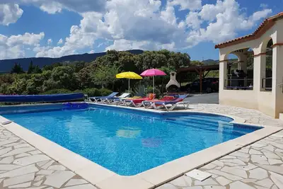 Image de Villa élégante avec piscine privée