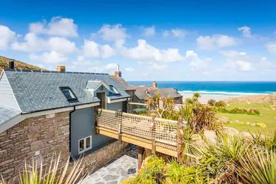 Image de Sandpipers, Beach Cottage, Great Sea Views, Patio