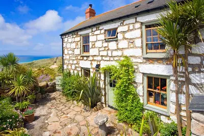 Image de Whitebreakers, Beach Cottage, Sea-views, Garden