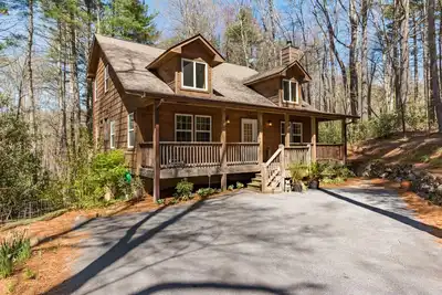 Image de Emplacement boisé de la vallée du Saphir / Véranda, Gril-terrasse, Foyer près du foyer