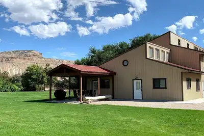 Image de Appartement dans un ranch riverain de 100 acres.