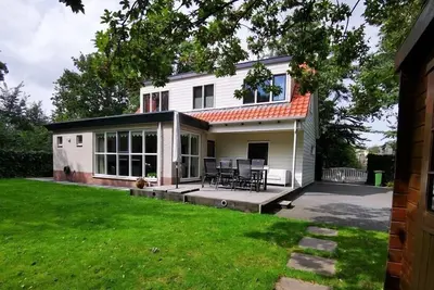 Image de Duinweg 12 Confortable villa de vacances de luxe près de la plage