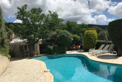 Belle villa climatisée, jolie vue, piscine privée chauffée, Plan de la Tour