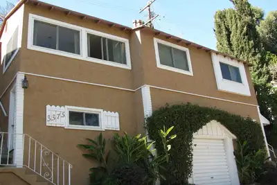 Image de Superbe Hollywood Hills Home. . . Zone de célébrités, de superbes vues et des commentaires impressionnants!