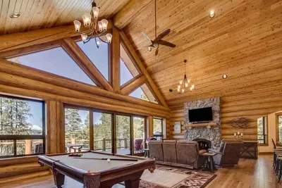 Breckenridge Cabin w / Hot Tub, Bar & Mtn Views!