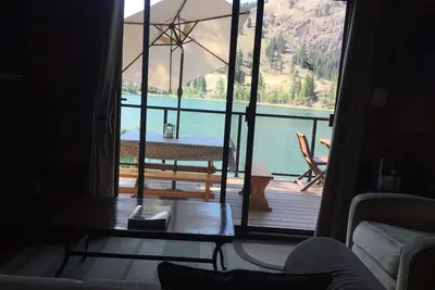 Image de Okanagan Lakefront Cottage at Twin Lakes