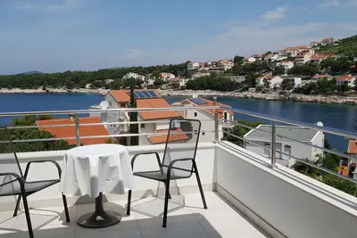 Appartement de deux chambres avec la terrasse et la vue sur le mer Bilo, Primosten (A-14601-f)