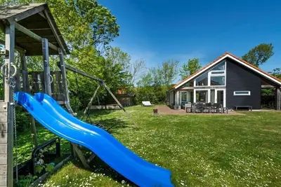 Image de Westerduyn 5 villa familiale avec grand jardin et terrain de jeux