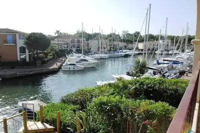 Appartement pour 4 personnes dans résidence avec piscine à port Cogolin