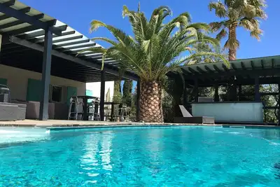 Image de Superbe mas dans un cadre de verdure magnifique, vue imprenable sur le Canigou