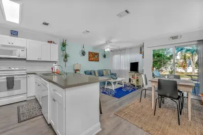 Image de Détendez-vous et profitez de la vie de plage à Island Homes