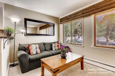 Image de 7ème nuit gratuite! Récemment rénové, chiens bienvenus, Wi-Fi, entre skis aux pieds, Parking