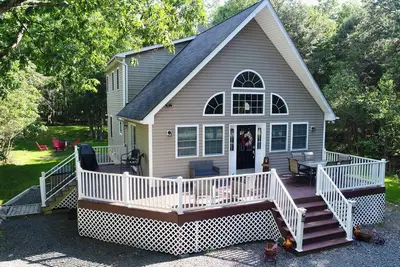 Image de Maison familiale spacieuse située dans les Poconos!