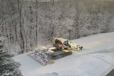 Image de True Ski in \/ out 3 Br \/ 3 Bath Seven Springs maison de ville pour famille \/ groupe de dix!