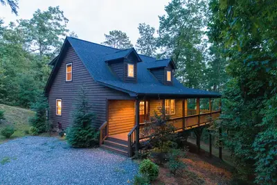 Image de Belle cabane près de la rivière Tuckasegee - superbe pour pêcheur de truite et amoureux de la montagne