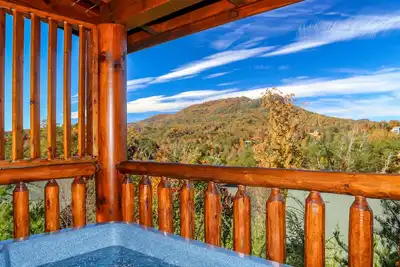 Image de * Récemment rénové * Résidence sécurisée avec mini-golf, Game Loft, piscines, WiFi, quelle vue!