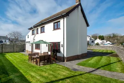 Image de Cherry Tree Cottage - Trois Chambres Maison, Couchages 5