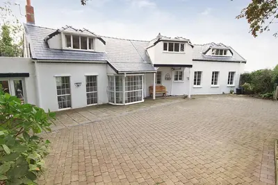 Image de Holly Tree Lodge - Quatre Chambres Maison, Couchages 9