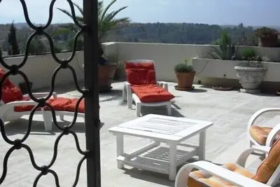 Image de Un magnifique appartement dominant avec grande terrasse privée