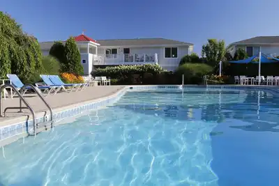 Image de 2 chambres à coucher 2 condo de bain près de tout