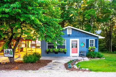 Image de Studio acceptant les animaux de compagnie, terrasse avec vue sur le lac, près des sources d'Eureka, Wi-Fi gratuit