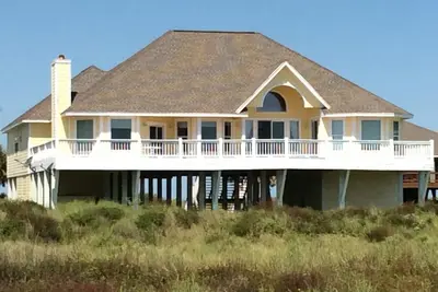Image de ! ! Occasion en or! ! Gated Community, Beach Front!