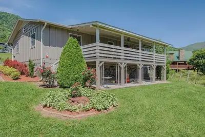 Image de 2 chambres 2 salles de bain près de la ville Vues spectaculaires pavées couvertes Parking Wifi