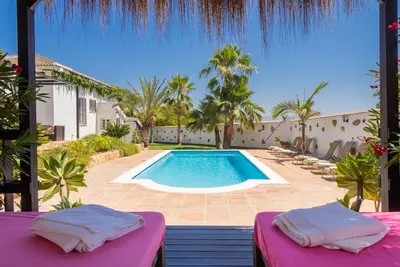 Image de Villa Andaluza avec piscine et jardin privé