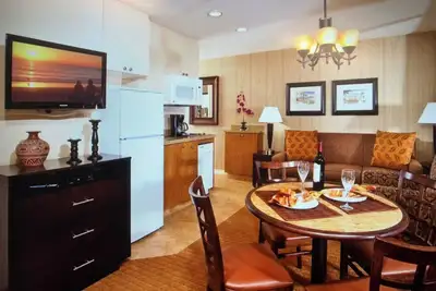 Une chambre pour 4 à 6 personnes, 4 juillet et août, plage San Clemente du sud