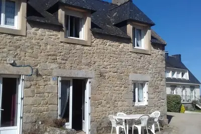 Image de Maison en pierre 3 pièces avec terrasse, proche plage, dunes et sentiers côtiers à Plouhinec