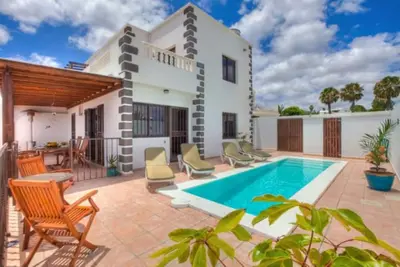 Image de Villa 3 chambres (plus lit double / salle de jeux) Piscine privée, jacuzzi-vue mer